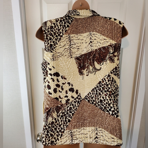 ABC Collection Animal Print Vest - Picture 5 of 8
